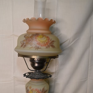 Vintage Quoizel Hurricane custard glass floral lamp