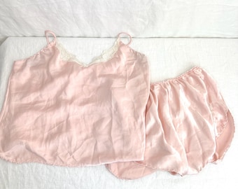 Vintage Deena Woman’s Silky Blush Pajama Set Large