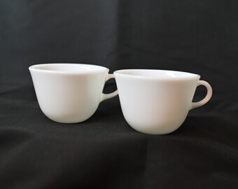 Conjunto de duas xícaras de chá de vidro vintage Pyrex Milk