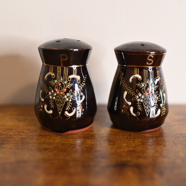Vintage Japanese Redware Moriage Hand Painted Salt & Pepper Shaker Set Brown 3"