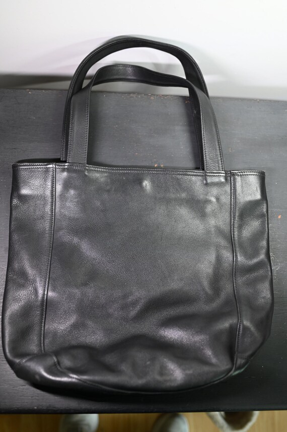 Vintage Laura USA Black Leather Shoulder Bag - Etsy Israel display picture 2