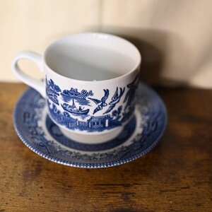 Vintage Churchill China Blue Willow Made in England Teacups and Saucers, Set of Three