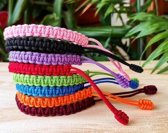 Adjustable Paracord Bracelet: Braided Unisex Minimalist Style