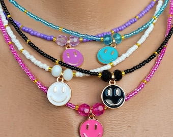 Smiley Face Beaded Choker: 90s Trendy Necklace