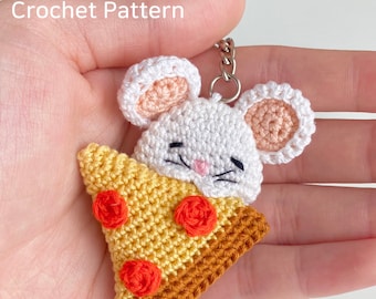 Mouse eating Pizza  Keychain Crochet Pattern PDF file