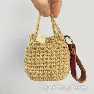 Mini Pouch Keychain Crochet Pattern (PDF file)
