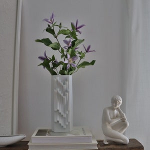 Mid Century Archais Op-Art Vase by Heinrich Fuchs for Hutschenreuther made of German Biscuit Porcelain from 1970s Vintage