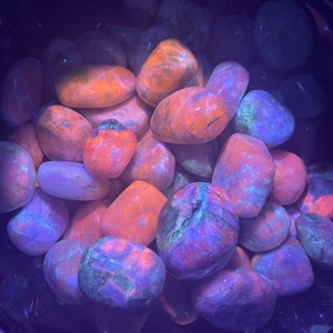 Hackmanite Fluorescent Tumbles | UV Reactive Polished Tumbles