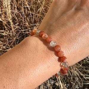 Arusha | Sunstone and Green Beryl Gemstone Bracelet (7mm)