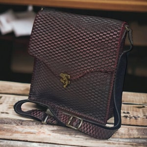 Umhängetasche aus Leder, Umhängetasche bordeaux, Handgefertigtes Echtleder, Boho Vintage, Geschenk für meine Frau, Handtasche