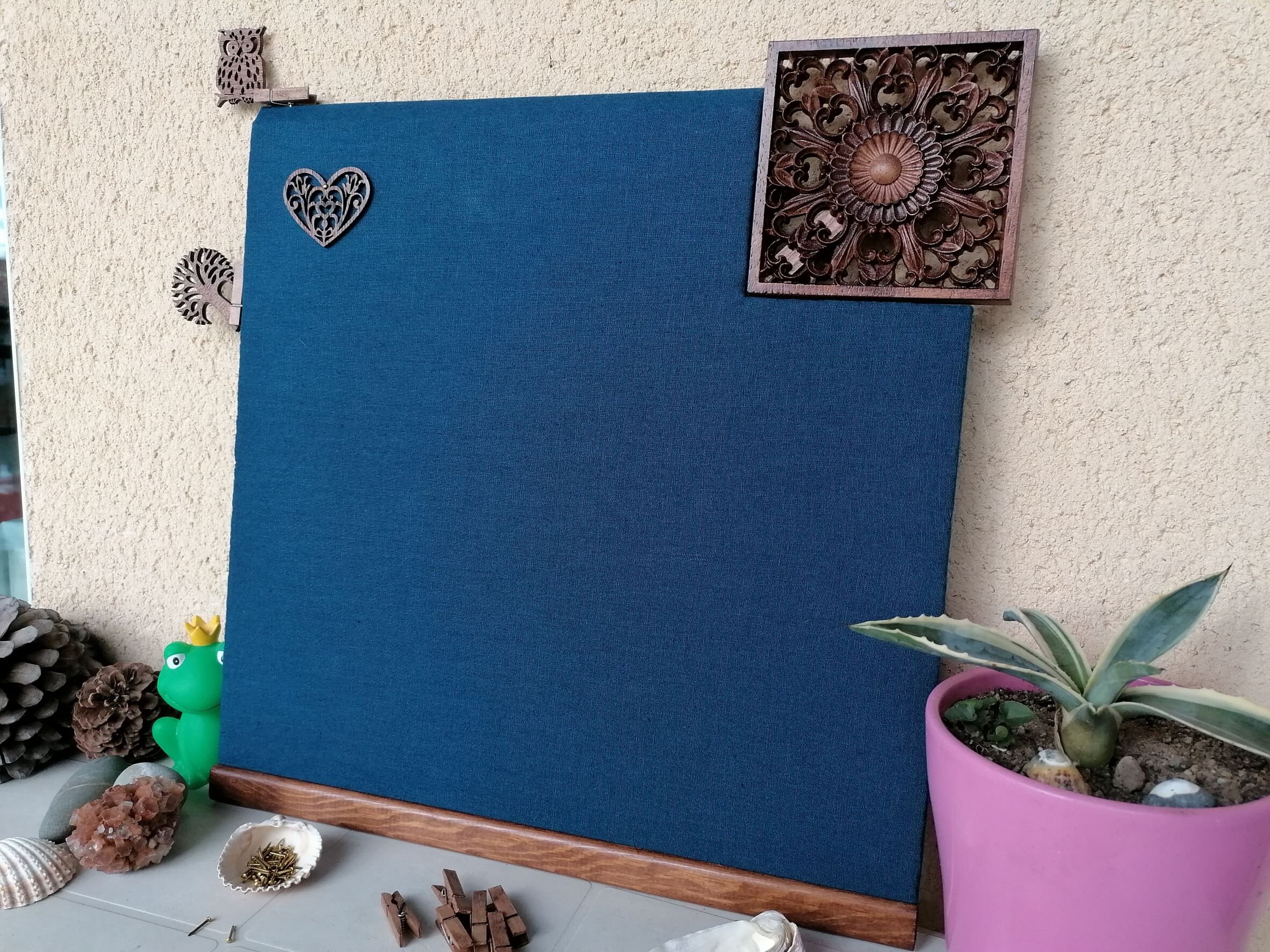 Présentoir à Bijoux Cadre Photos Tableau Artisanal en Liège et Coton Steven Presents