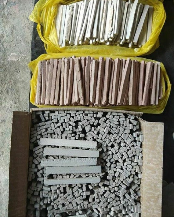 Slate Pencils White Color Natural Found Stone THIN 4 to 5 mm Thickness 100  gm / 200 gm / 300 gm / 400 gm / 500 gm /1000 gram free shipping !