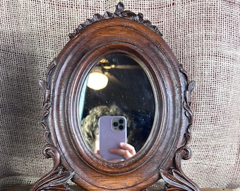 Vintage Carved Wood Oval Portrait Frame/Mirror Victorian Acanthus Scrollwork 16x13