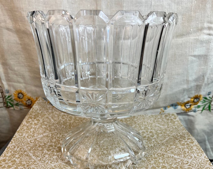 Fine Shannon Crystal Designs of Ireland Footed Pedestal Centerpiece