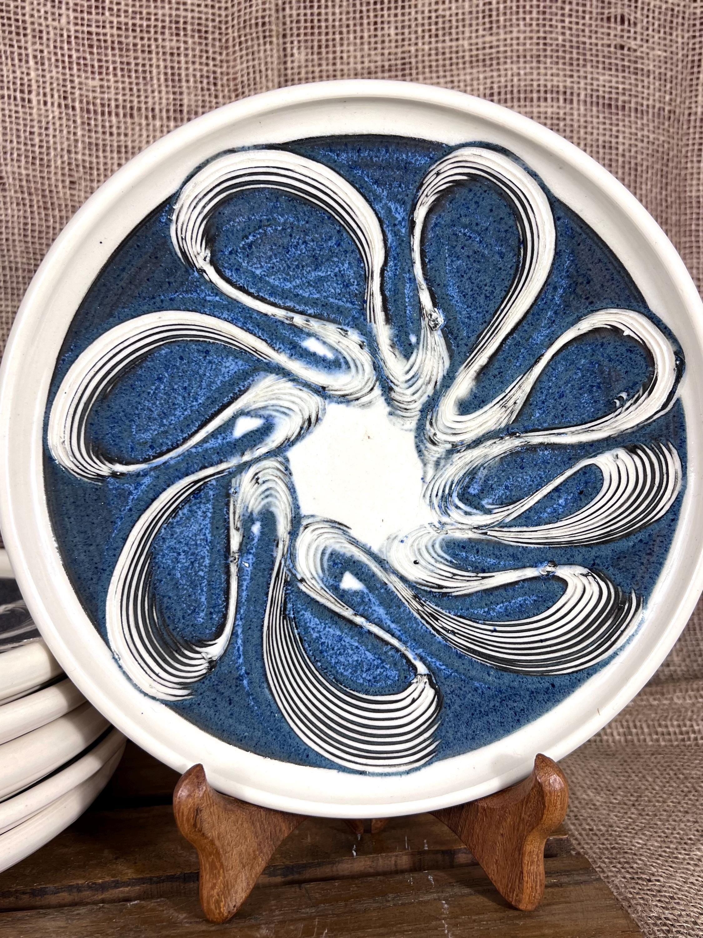 Pottery Artist Carol Hodes Signed Hand Thrown Sgraffito Porcelain