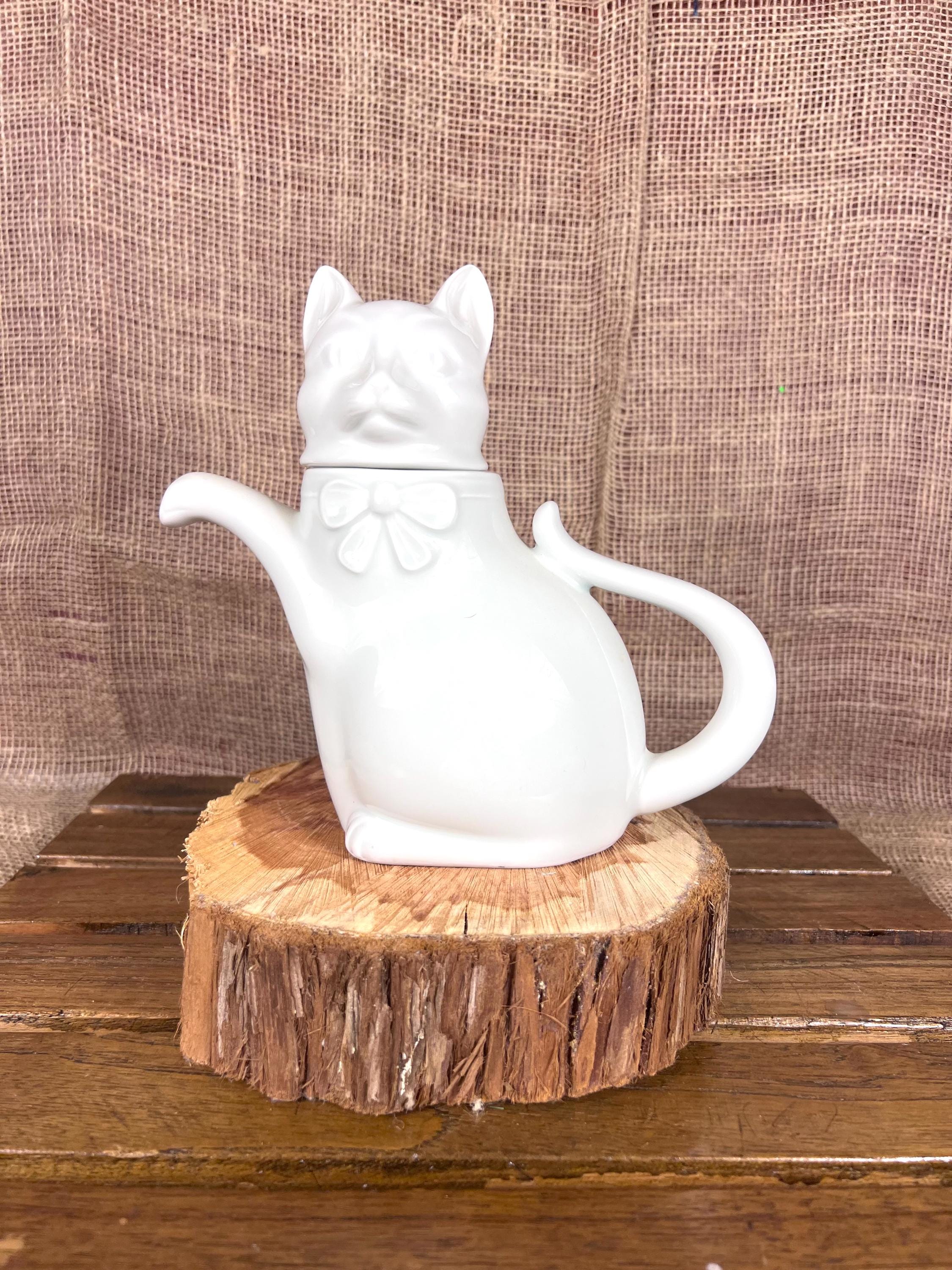Adorable Wunsiedel Bavaria Germany Porcelain Kitty Cat Pitcher