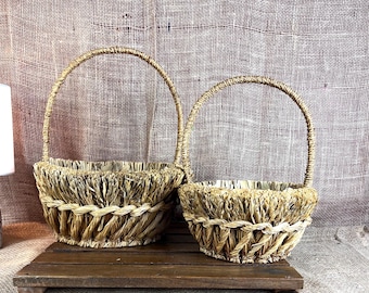 Cesta tejida de cáscara con asa de ratán y base de madera maciza – Almacenamiento para decoración rústica del hogar