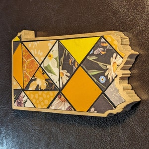 Pennsylvania Magnet in Solid Hardwood, Decoupaged With Flowers and Bees