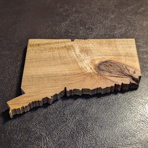 Rustic Connecticut Magnet in Solid Hardwood With a Large Knot