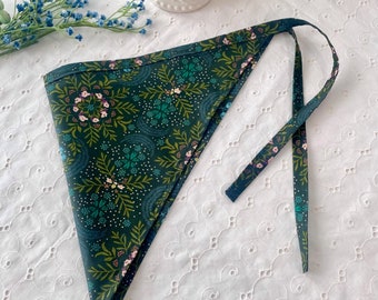 Fall Floral Hair Scarf Deep Green Hunter Kerchief Botanical Print Bandana Floral Triangle Scarf Headband Fern Boho Headscarf Renfaire Lover