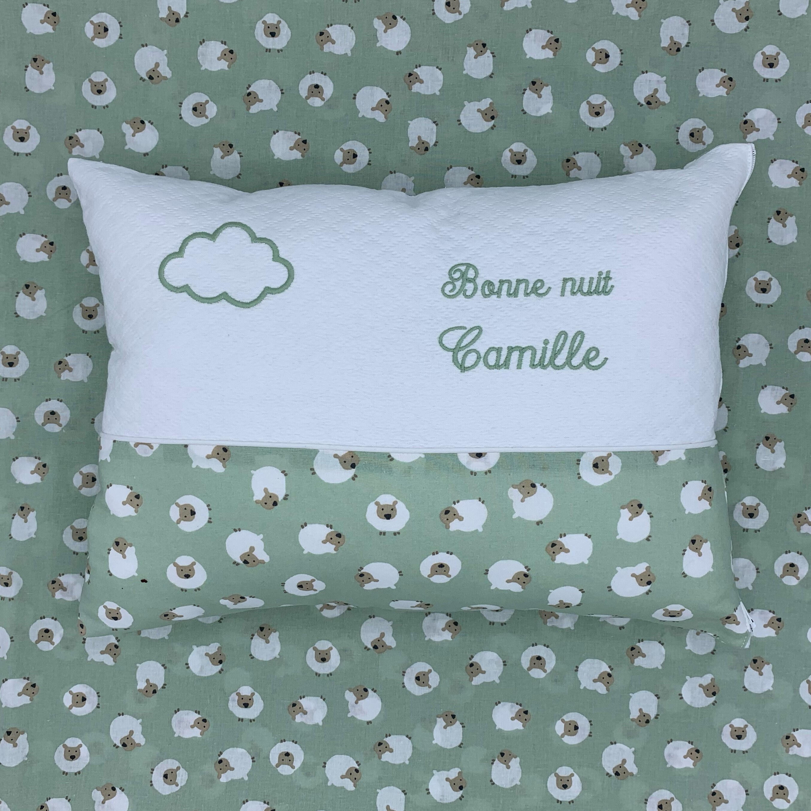 Coussin Brodé Personnalisé - Bonne Nuit Mouton Vert