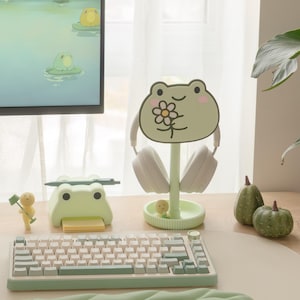 Frog Headphone Stand: Green Cottagecore Desk Decor - Interchangeable Headset Holder