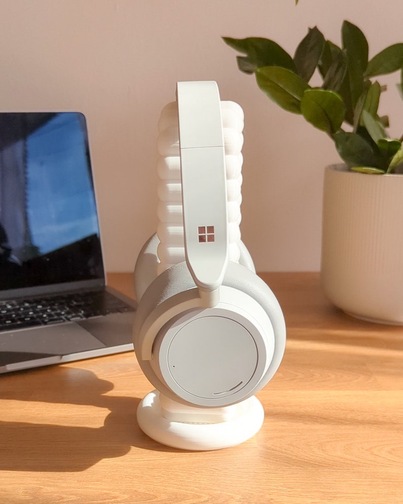The Cloud Headphone Stand Bring Your Cozy Desk Setup to New Heights image 9