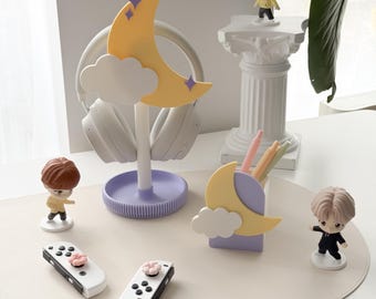 Moon Swap Pen Pot: Celestial Magical Girl Desk Accessory for Cozy Desk Setups