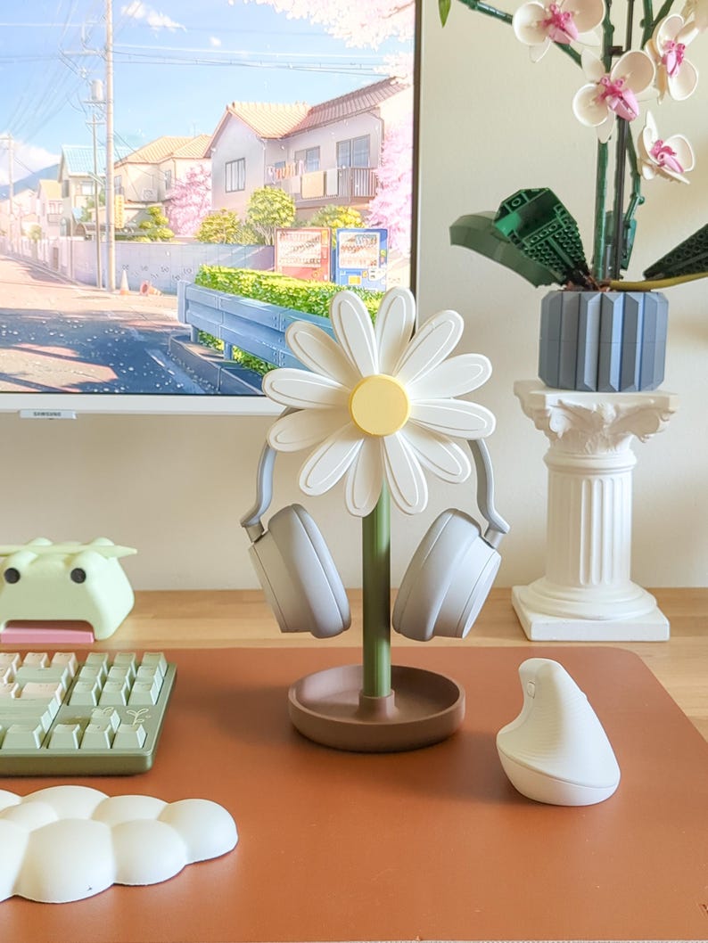 Daisy Headphone Stand: Original Kawaii Cozy Desk Decor, Plant Lover Gift image 3