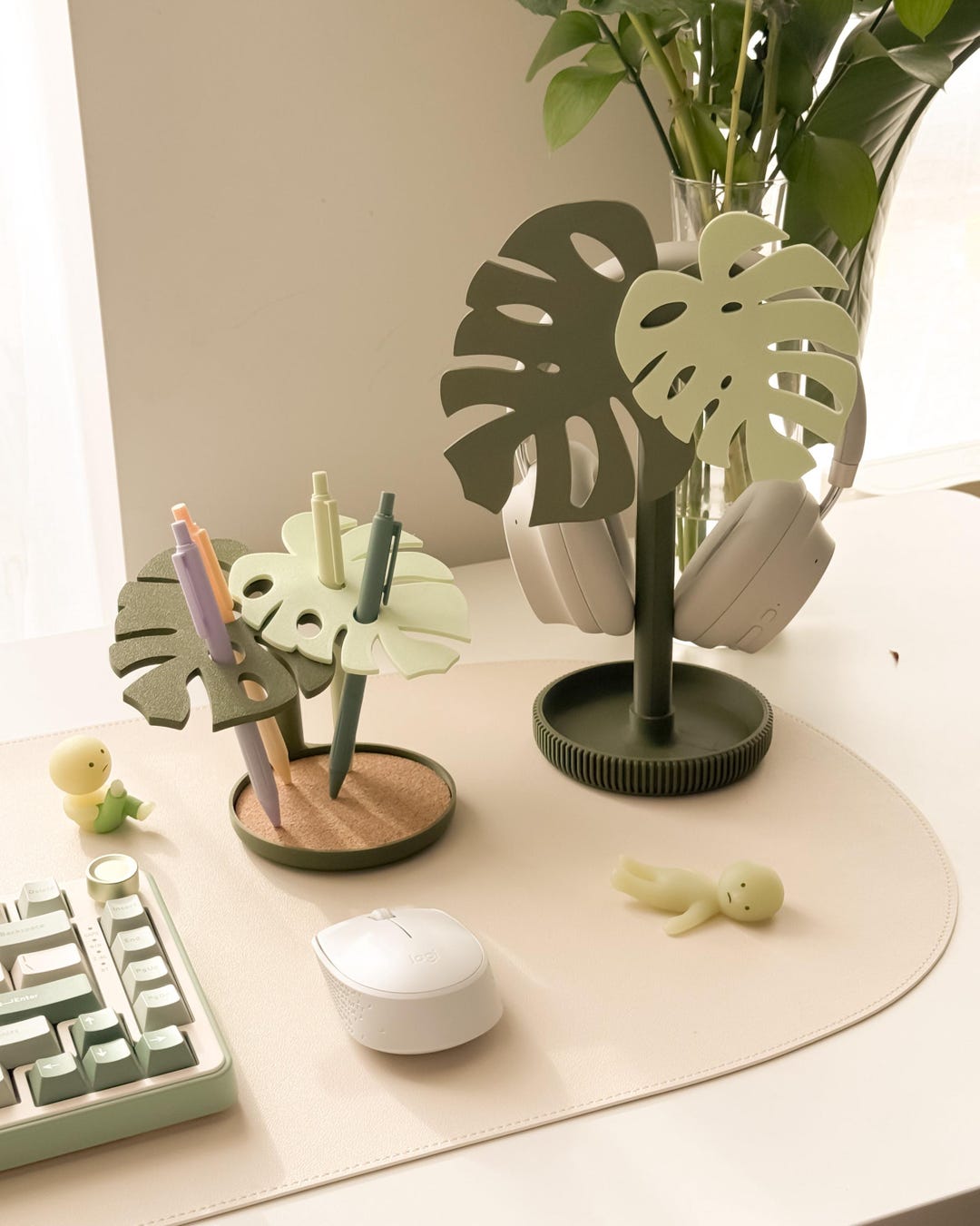 Monstera Pen Holder: Two-Tone Green Cozy Desk Organizer