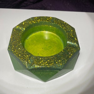Green epoxy resin ashtray
