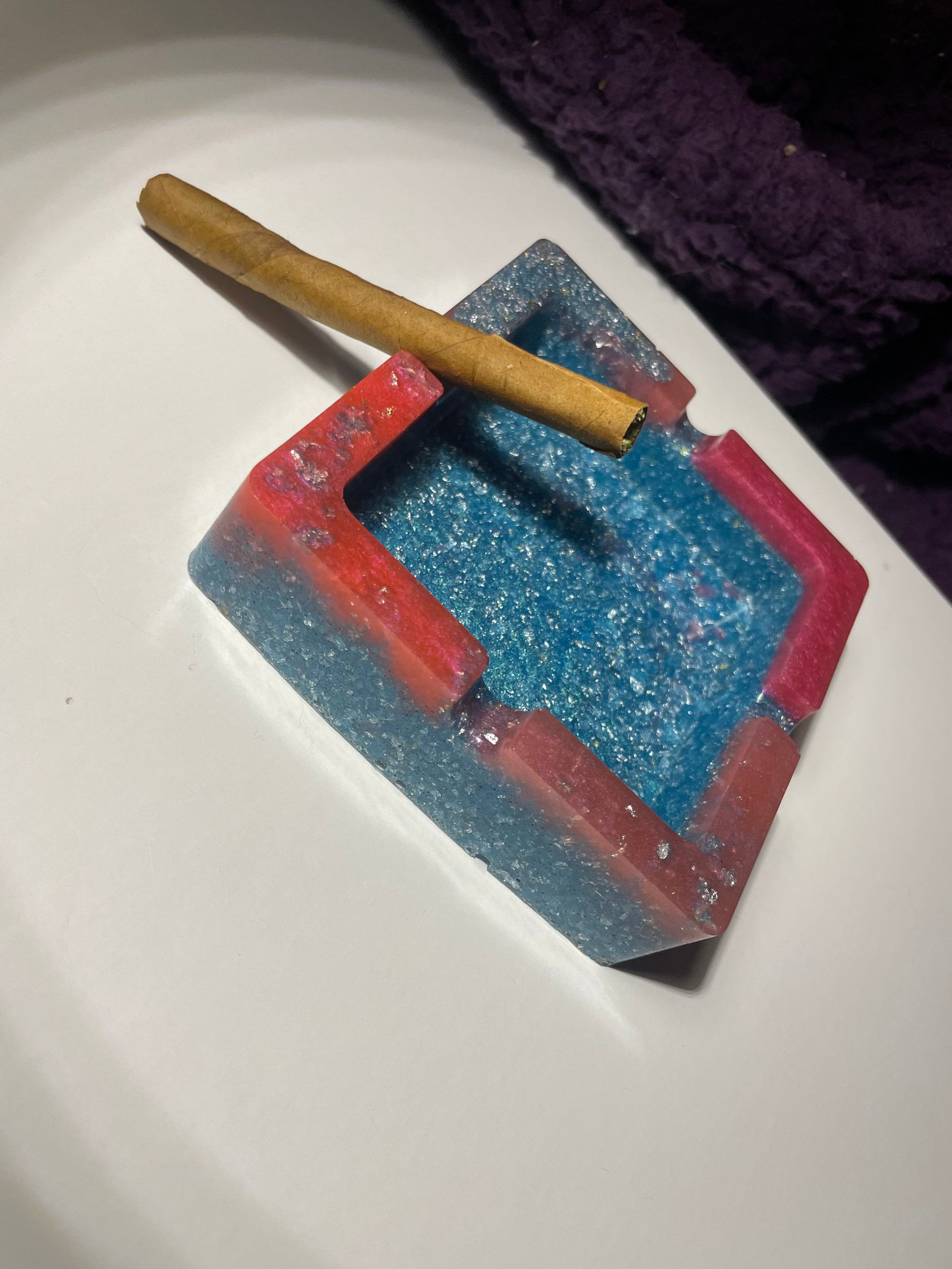 Ashtrays Art & Collectibles Square epoxy resin ashtray