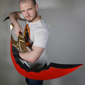 Diana&#39;s Crescent Moon Blade