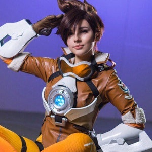 Tracer Chronal Accelerator, Arm armor