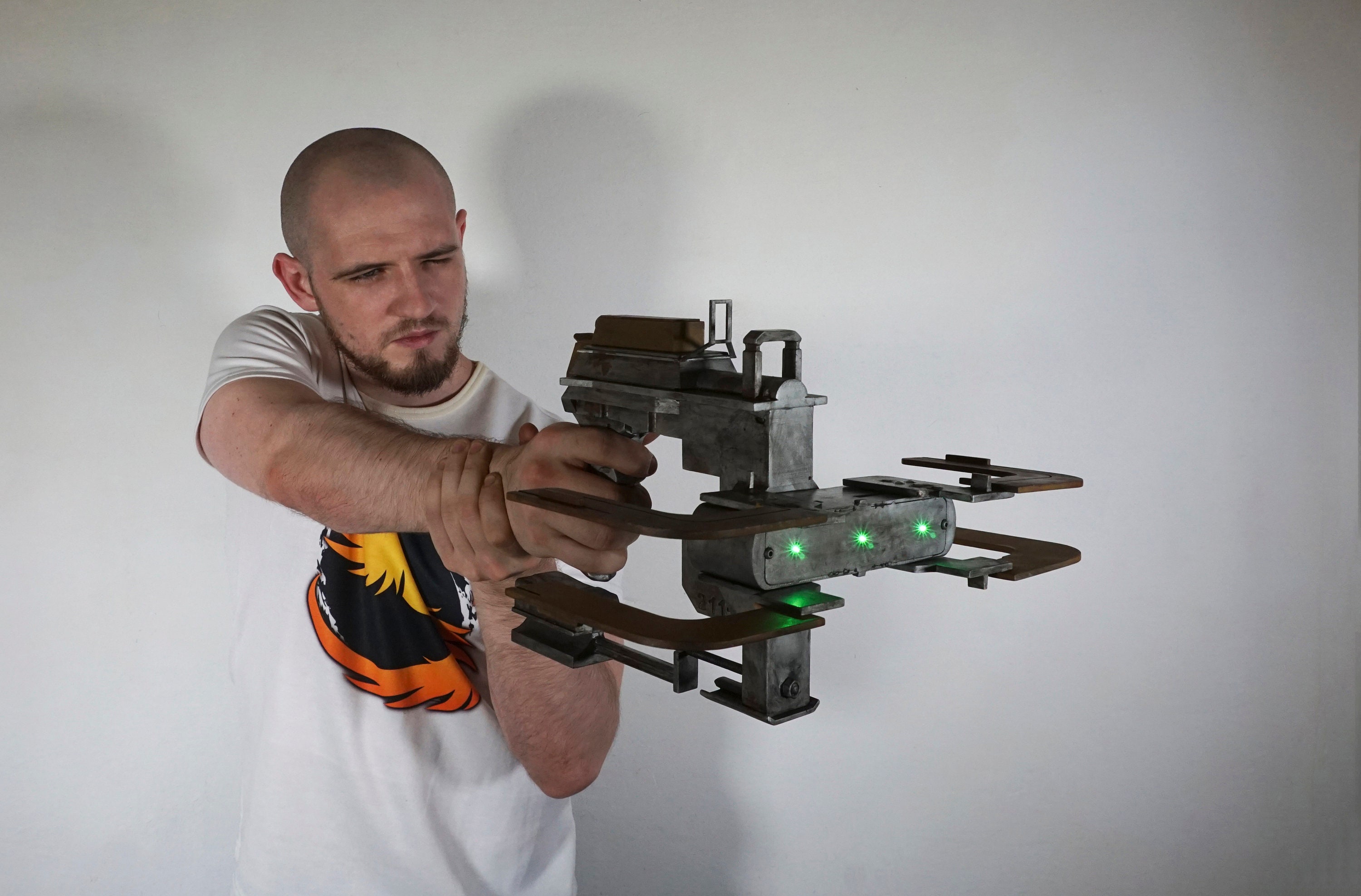 dead space 3 plasma cutter replica