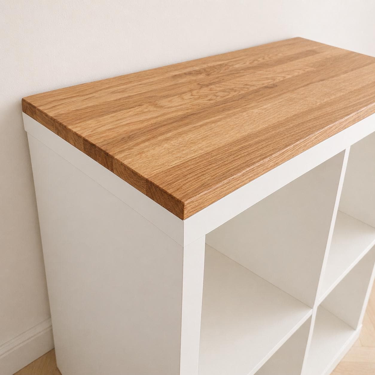 IKEA Kallax用オーク無垢材カバーパネル。カスタムメイドの木製カバー
