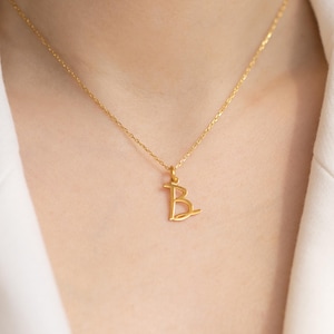 Collar con inicial en oro de 14 quilates, regalo de boda. Collar con inicial cursiva, regalo de cumpleaños para ella. Collar con letra cursiva para mujer.