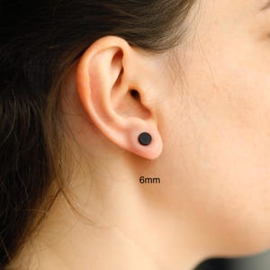 6mm black studs