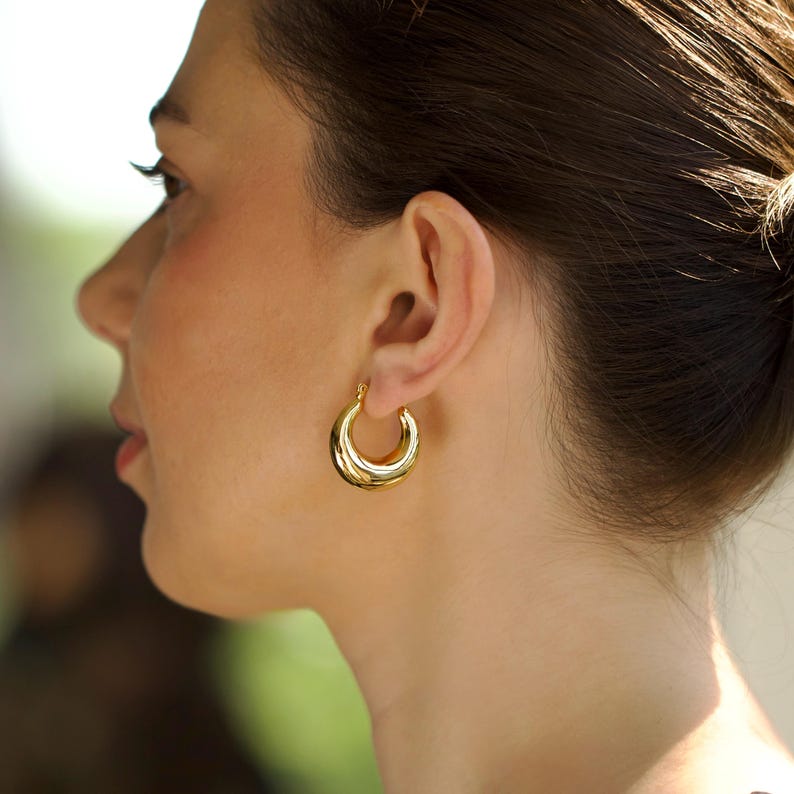 chunky gold hoops