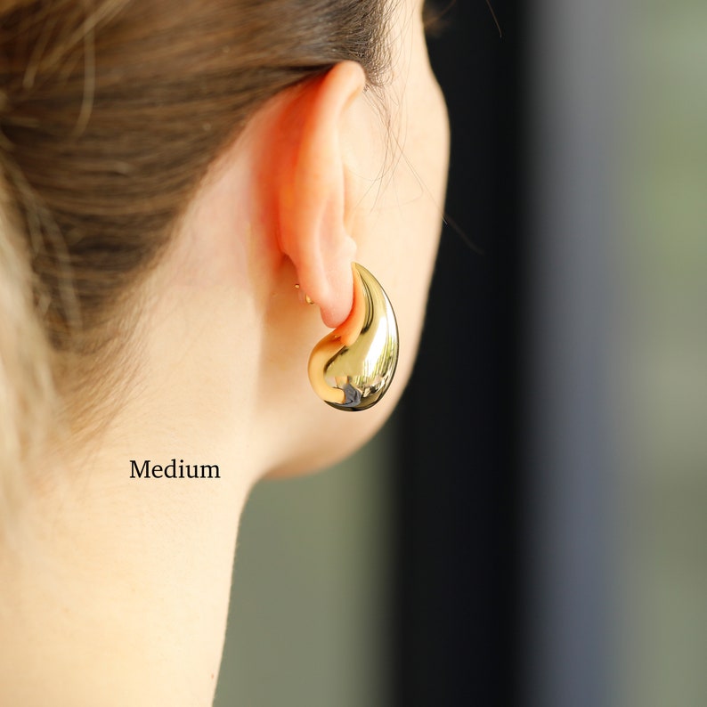 medium stud earrings