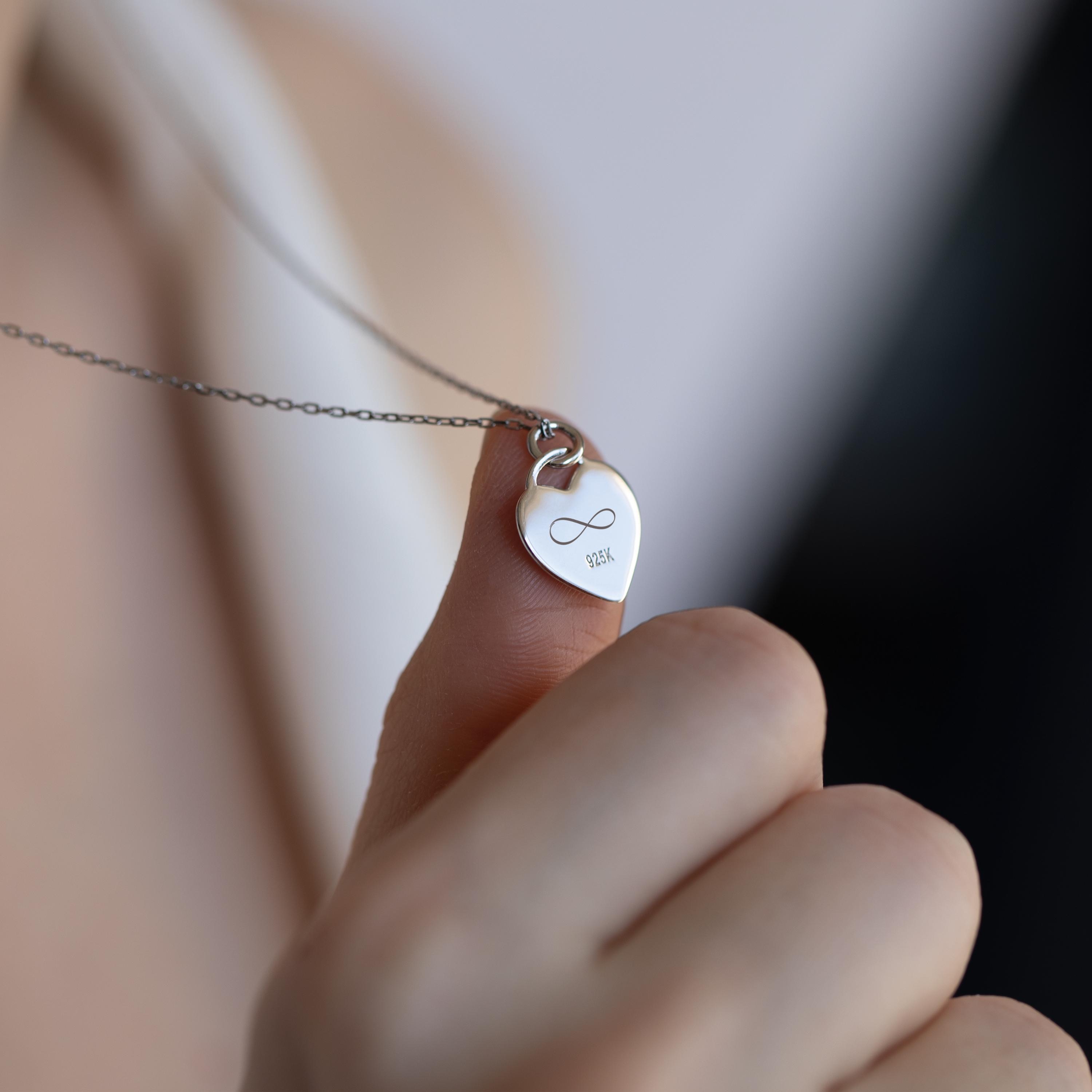 Heart Tag Necklace, Initial Personalized Heart Pendant Necklace Gift for Her, Gold & Silver Dainty Minimalist Daughter Gift Necklace for Her