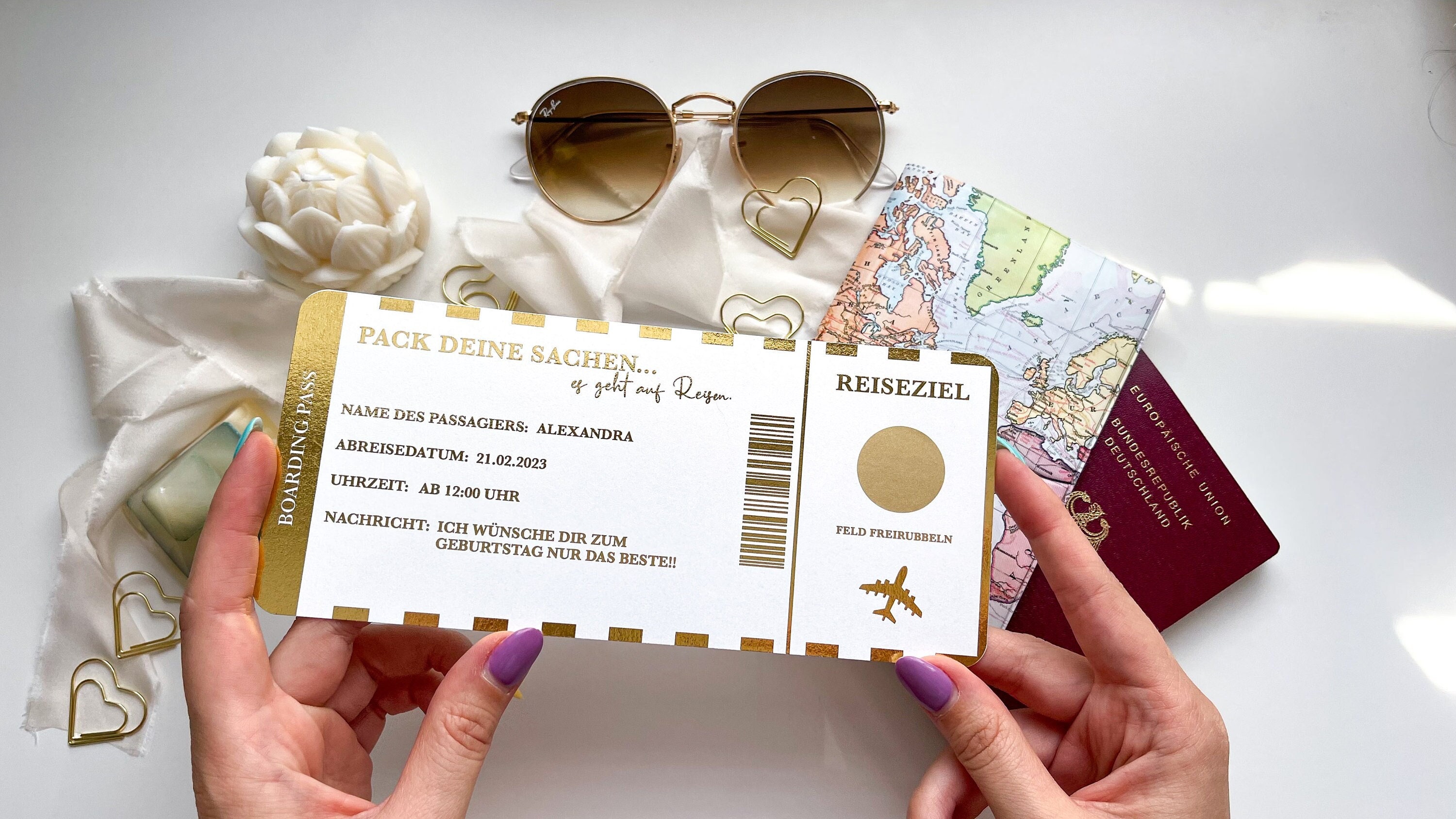 Personalized travel voucher to give away • personal gift ideas • gift for travel lovers • design your own voucher
