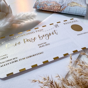 Bon de voyage Le voyage commence Impression sur feuille personnalisable | Carte à gratter | Cadeau pour les amoureux du voyage | Surprise | Carte d'embarquement de Noël
