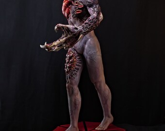 Tyrant t-002 Custom Statue- exclusive Crisis Estudio - Etsy 日本