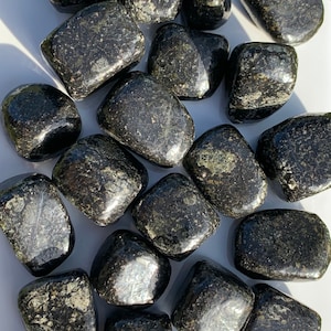 Nuummite Tumbled, Nuummite