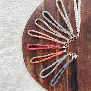 Tora - Llavero y pulsera de macramé