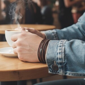 Bracciale da uomo personalizzato con incisione / Braccialetto in vera pelle personalizzato fatto a mano