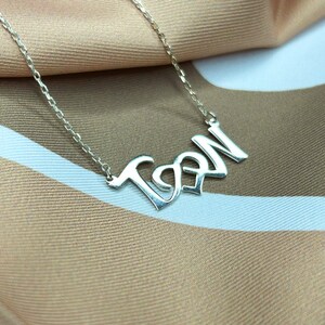 Collar con colgante de corazón con diseño especial y nombre / Collar con letras iniciales personalizadas / Joyas con letras en forma de corazón / Regalo de cumpleaños para novia