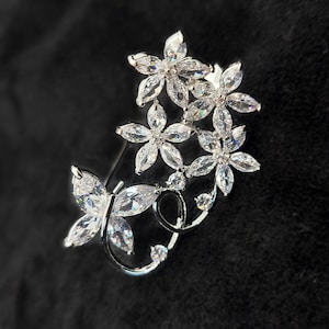 Elegant Crystal Brooch for Women - Colorless Stone Pin in Gold or Silver Finished - Chic and Timeless Accessory