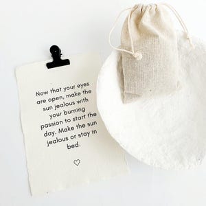 Kaart van handgeschept papier met leuke tekst